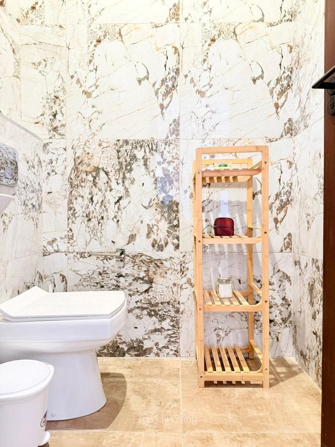 Serviced 2 Bed Apartment with En Suite at School Lane - 5