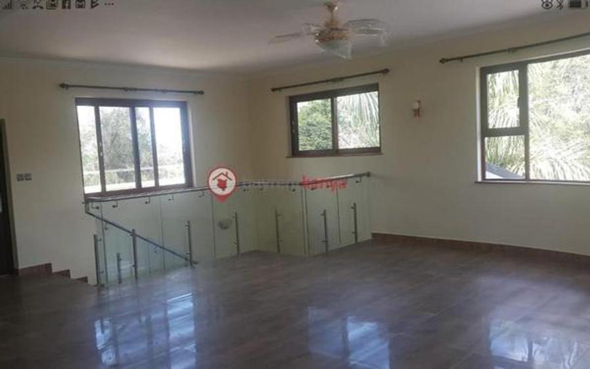 5 Bed Townhouse with En Suite at Lavington - 14