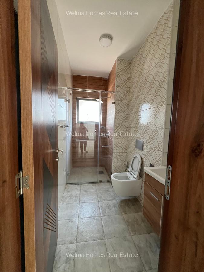 2 Bed Apartment with En Suite in Lavington - 10