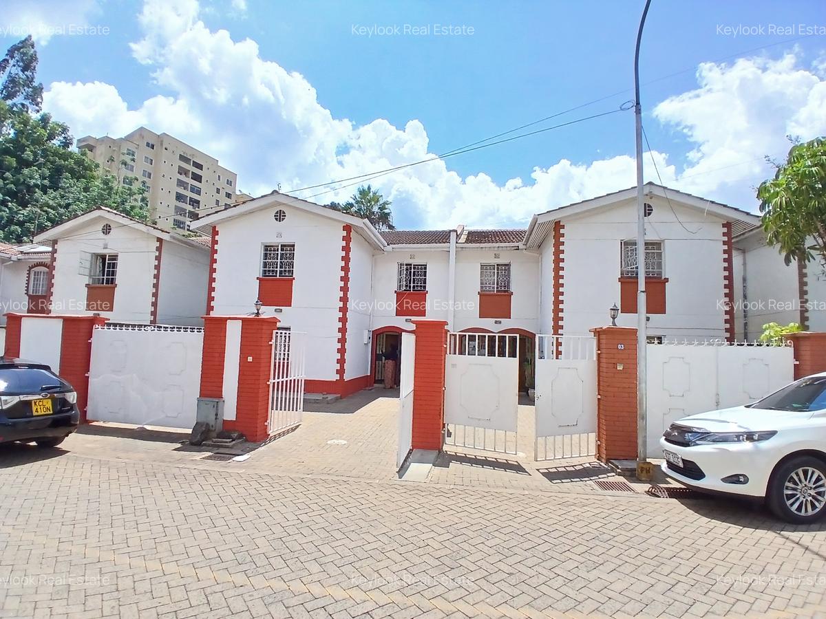5 Bed Townhouse with En Suite at Lavington - 2