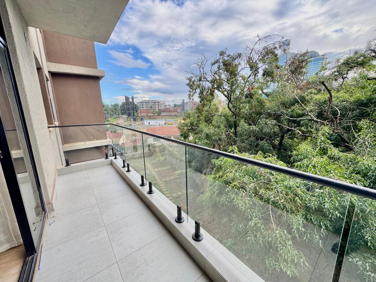 Furnished 2 Bed Apartment with En Suite in Brookside - 19