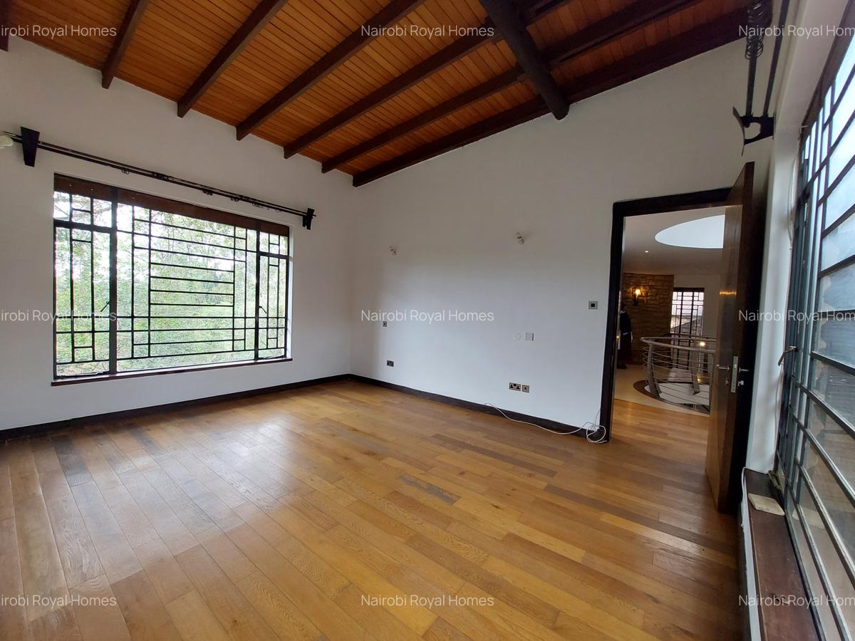 5 Bed House with En Suite at Lakeview - 11