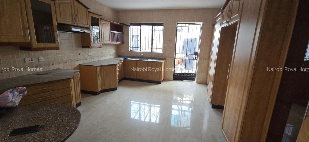 5 Bed Townhouse with En Suite at Grevillea Grove - 16