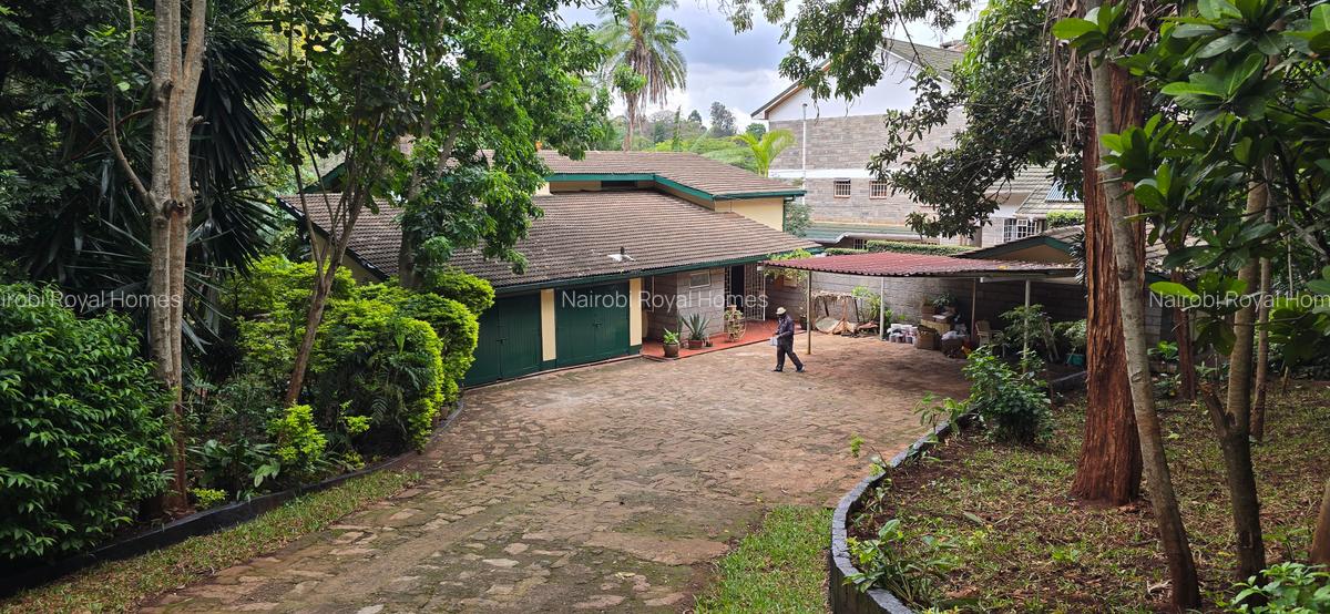 4 Bed House with En Suite at Lavington - 6