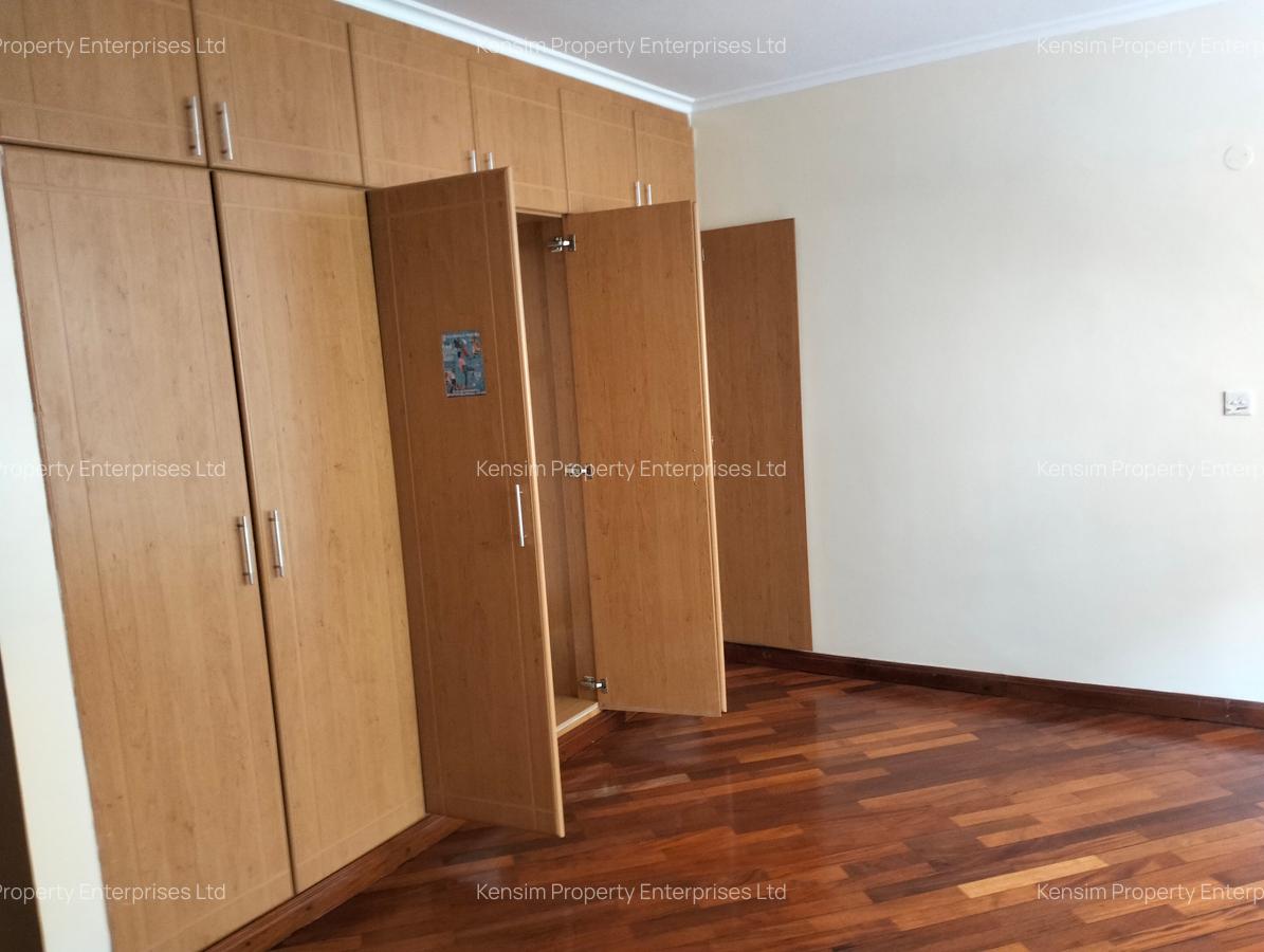 4 Bed Townhouse with En Suite in Lavington - 5