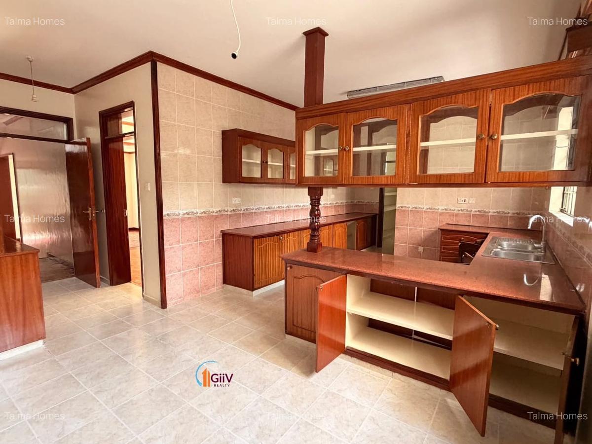 4 Bed Townhouse with En Suite at Off Brookside Drive - 10
