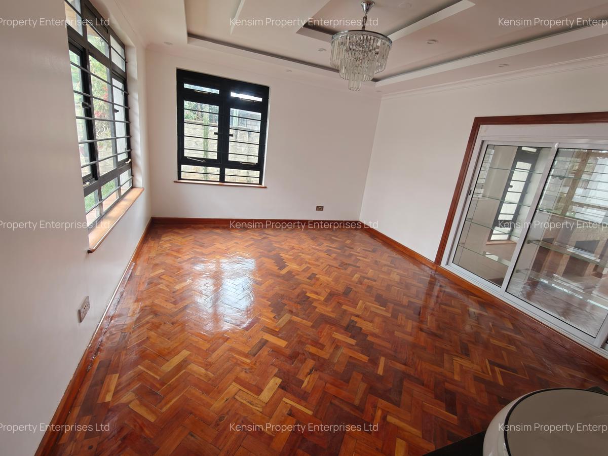 5 Bed House with En Suite in Runda - 6