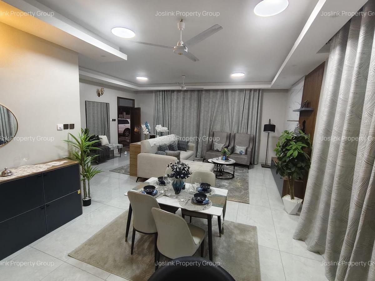 4 Bed Townhouse with En Suite at Greenwood Drive - 17