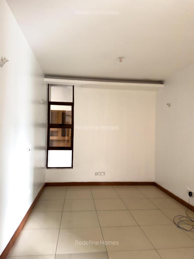 3 Bed Apartment with En Suite in Parklands - 5