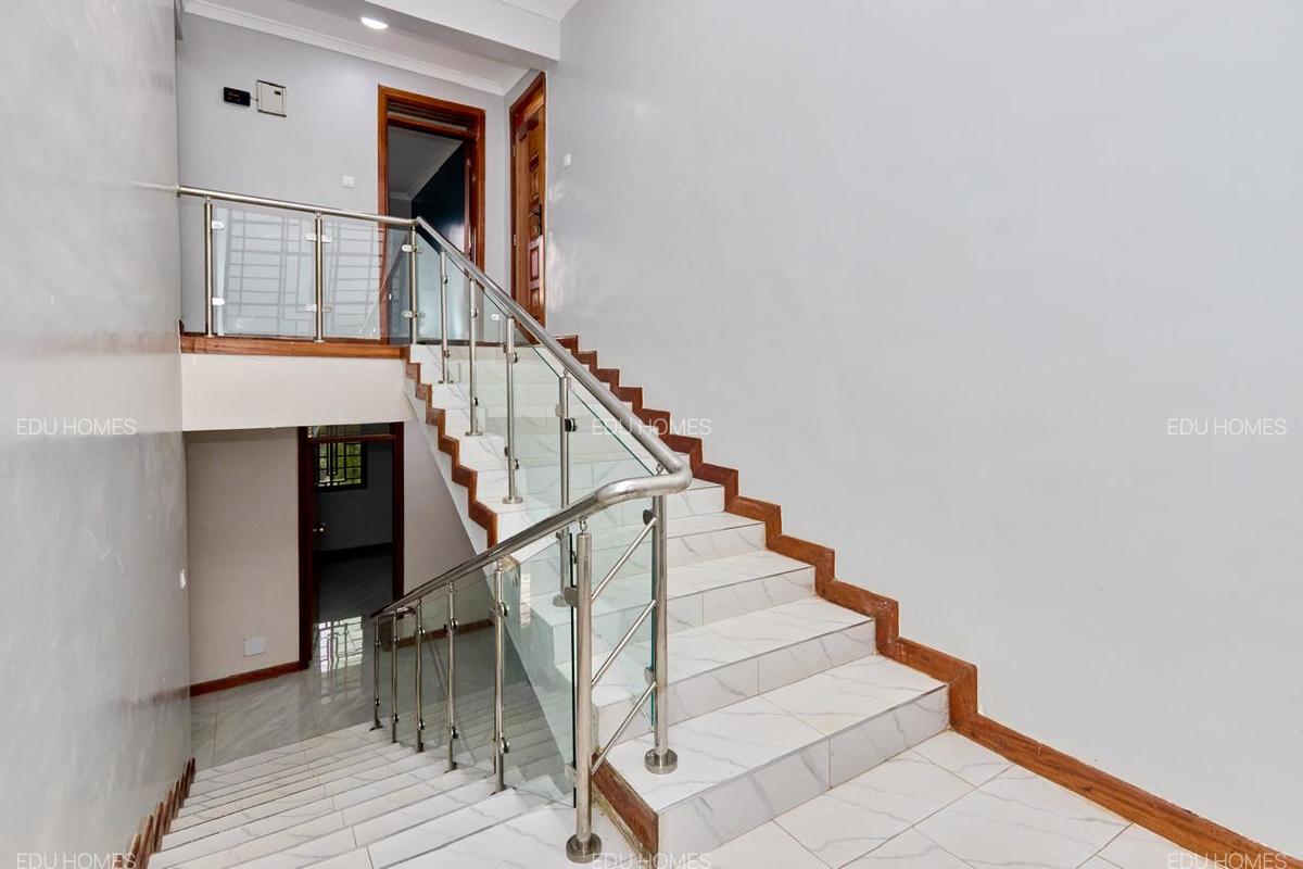 5 Bed Townhouse with En Suite at Maiyan - 13