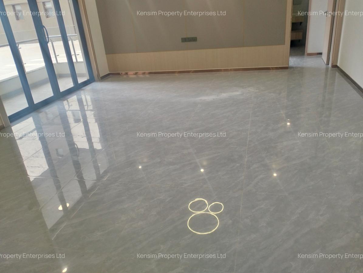 3 Bed Apartment with En Suite in Riverside - 16