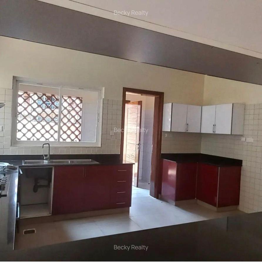 5 Bed House with En Suite at Ndoto Road - 3