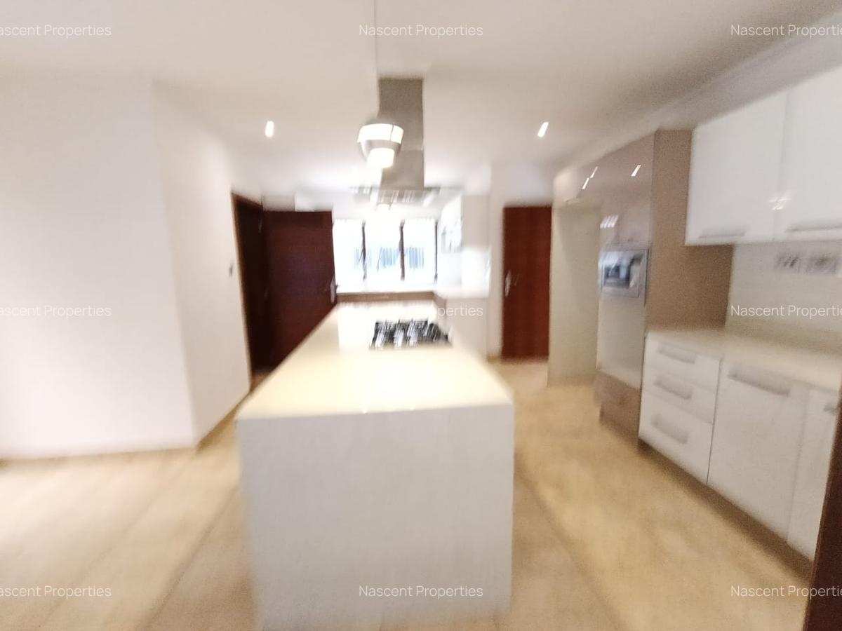 5 Bed Townhouse with En Suite in Lavington - 7