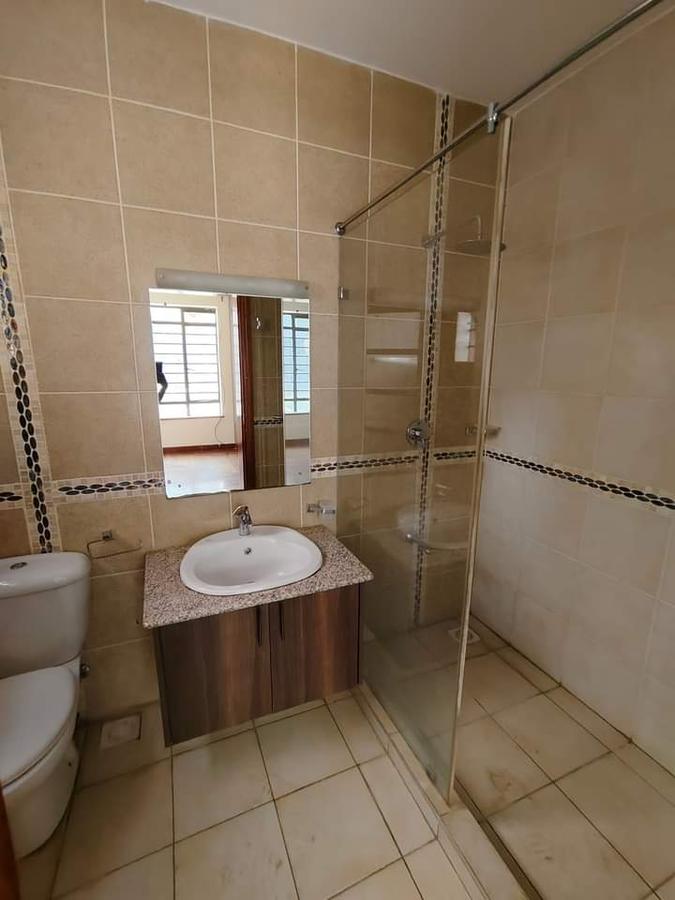 5 Bed Townhouse with En Suite at Lavington - 10