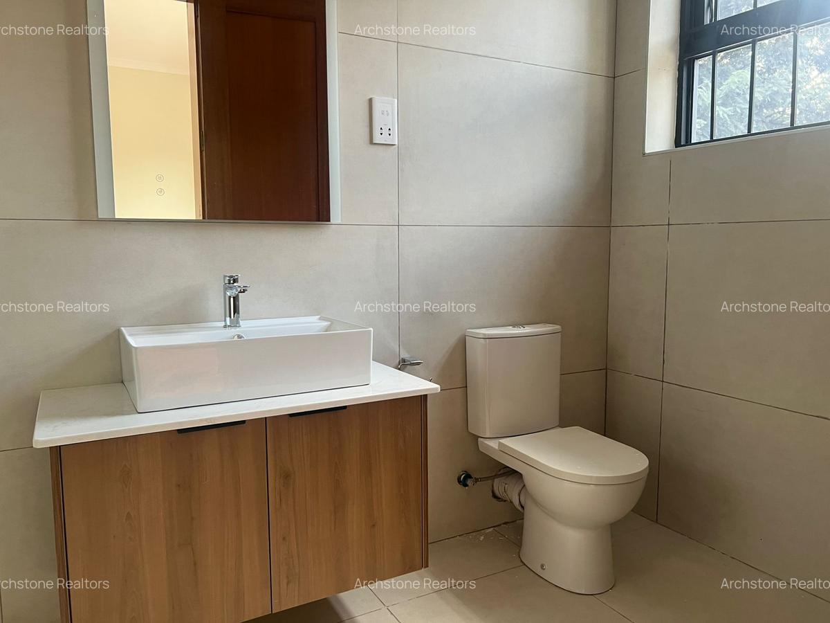 6 Bed House with En Suite in Loresho - 5