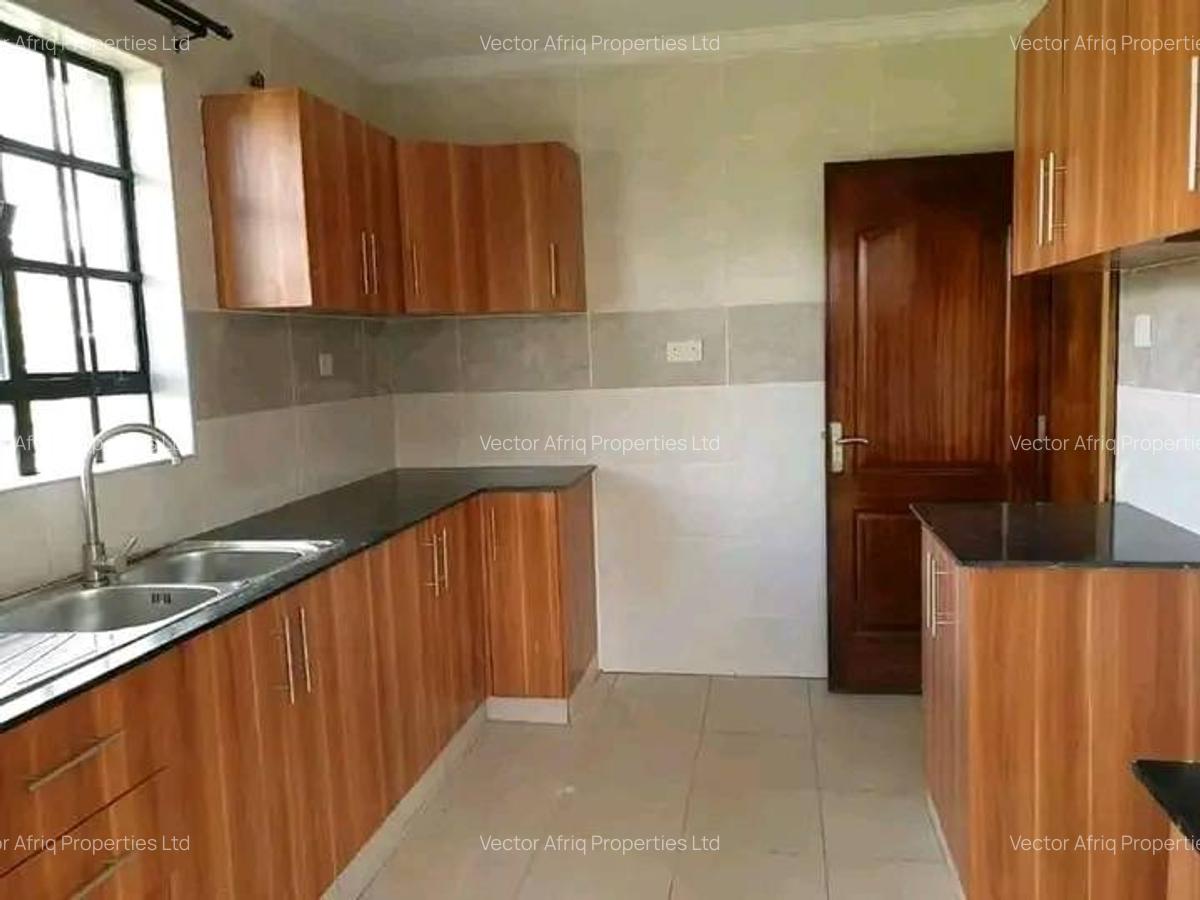 3 Bed House with En Suite at Acacia - 9