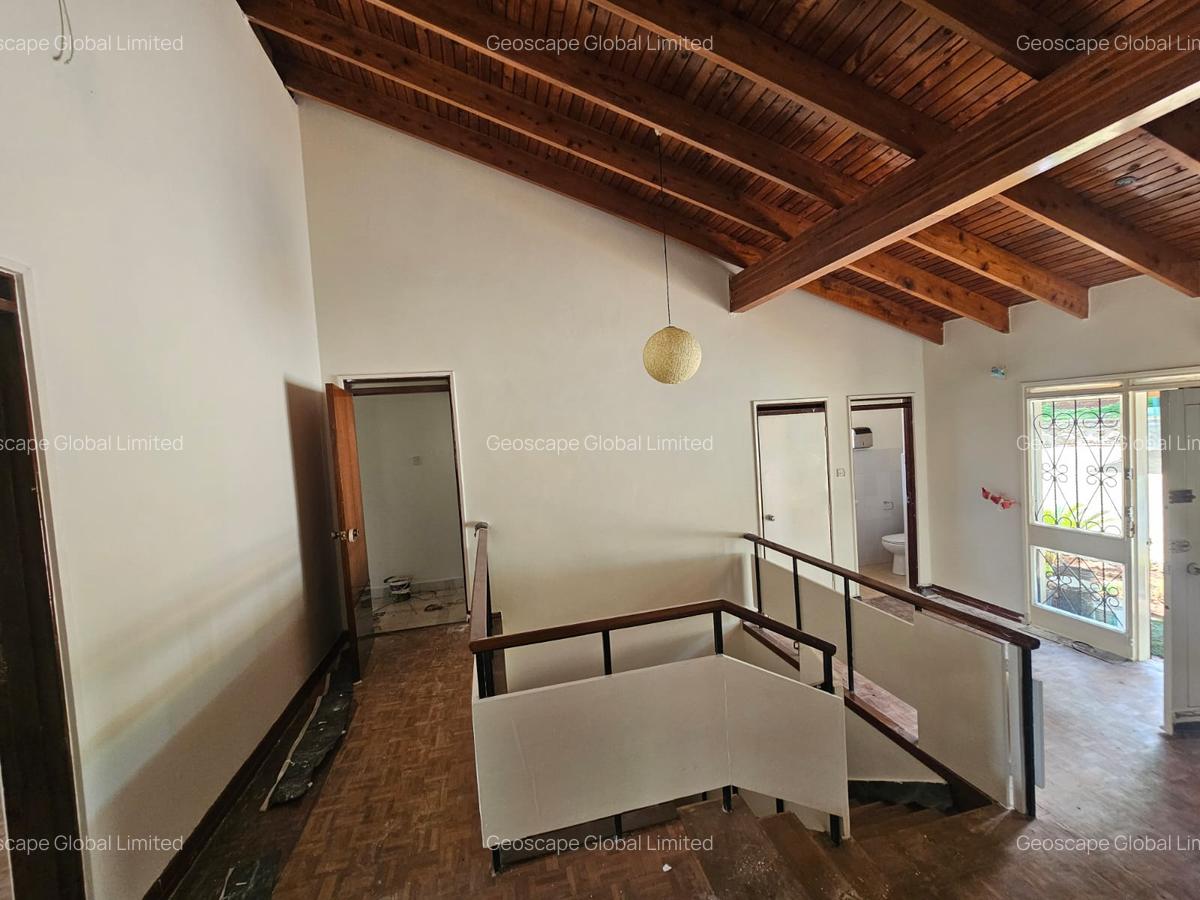 4 Bed House with En Suite in Runda - 12