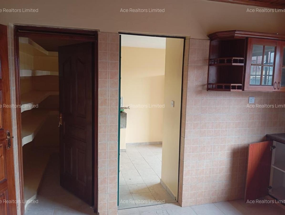 4 Bed Apartment with En Suite at Lavington - 5