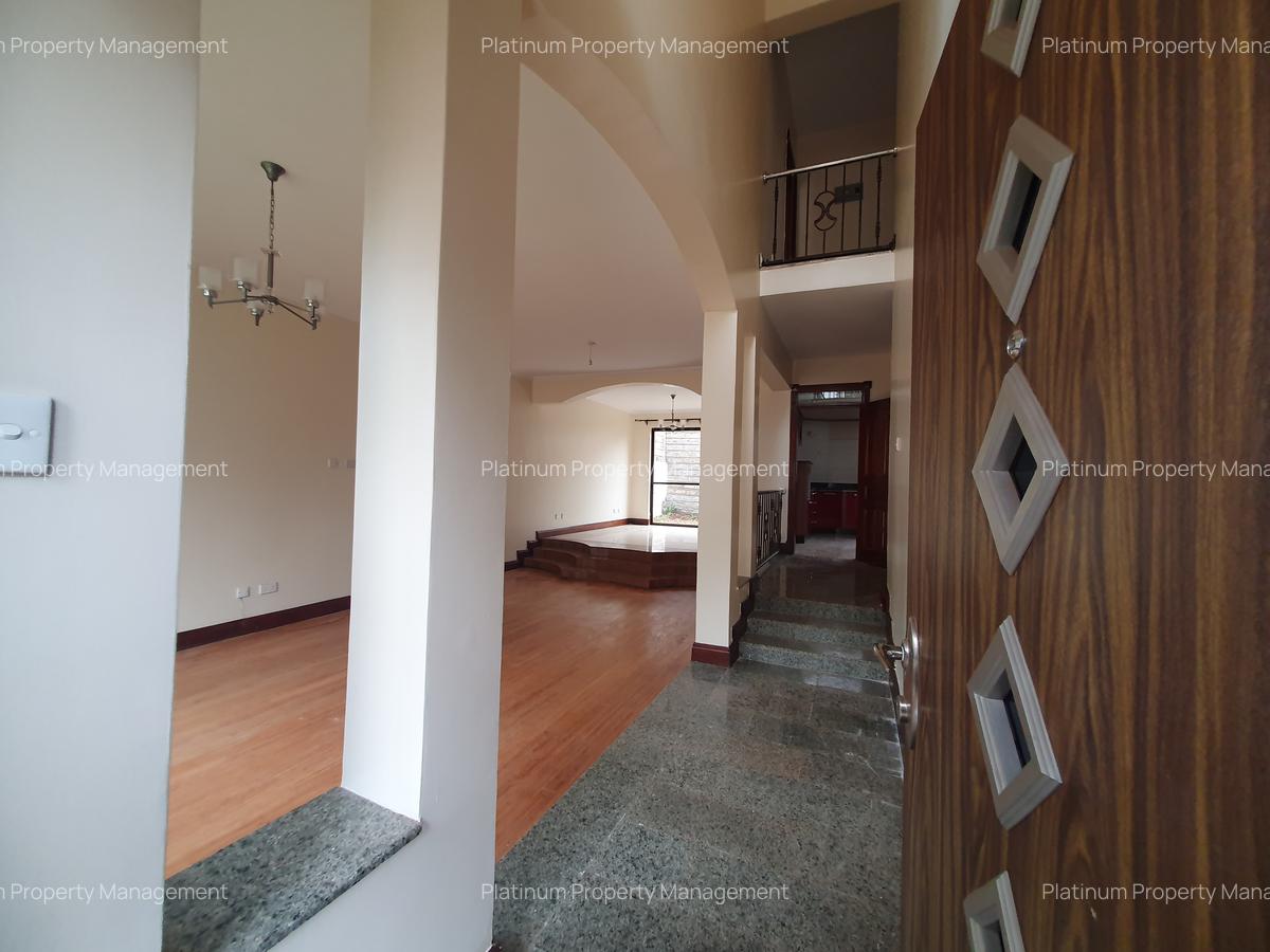 5 Bed House with En Suite at Grevillea Grove - 3