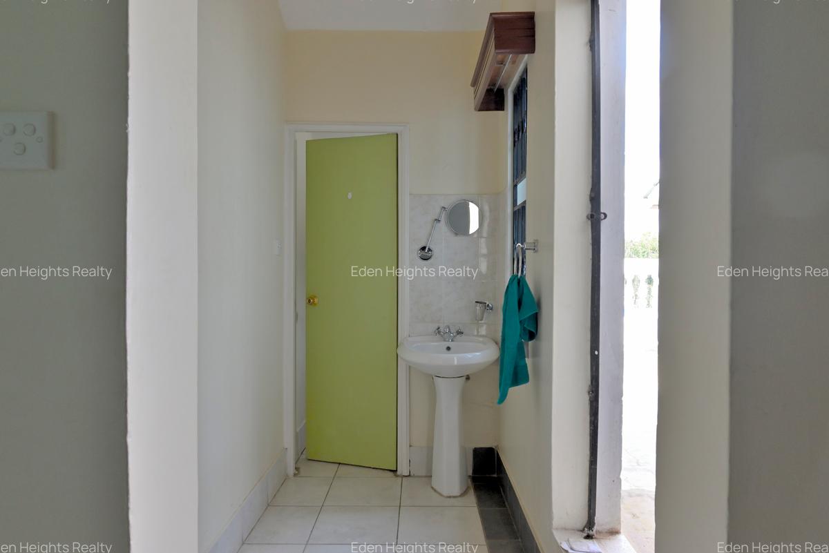 5 Bed Townhouse with En Suite in Lavington - 15