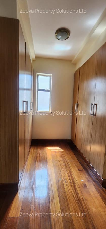 5 Bed Villa with En Suite in Lavington - 12