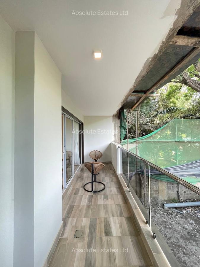 2 Bed Apartment with Gym in Riverside - 12