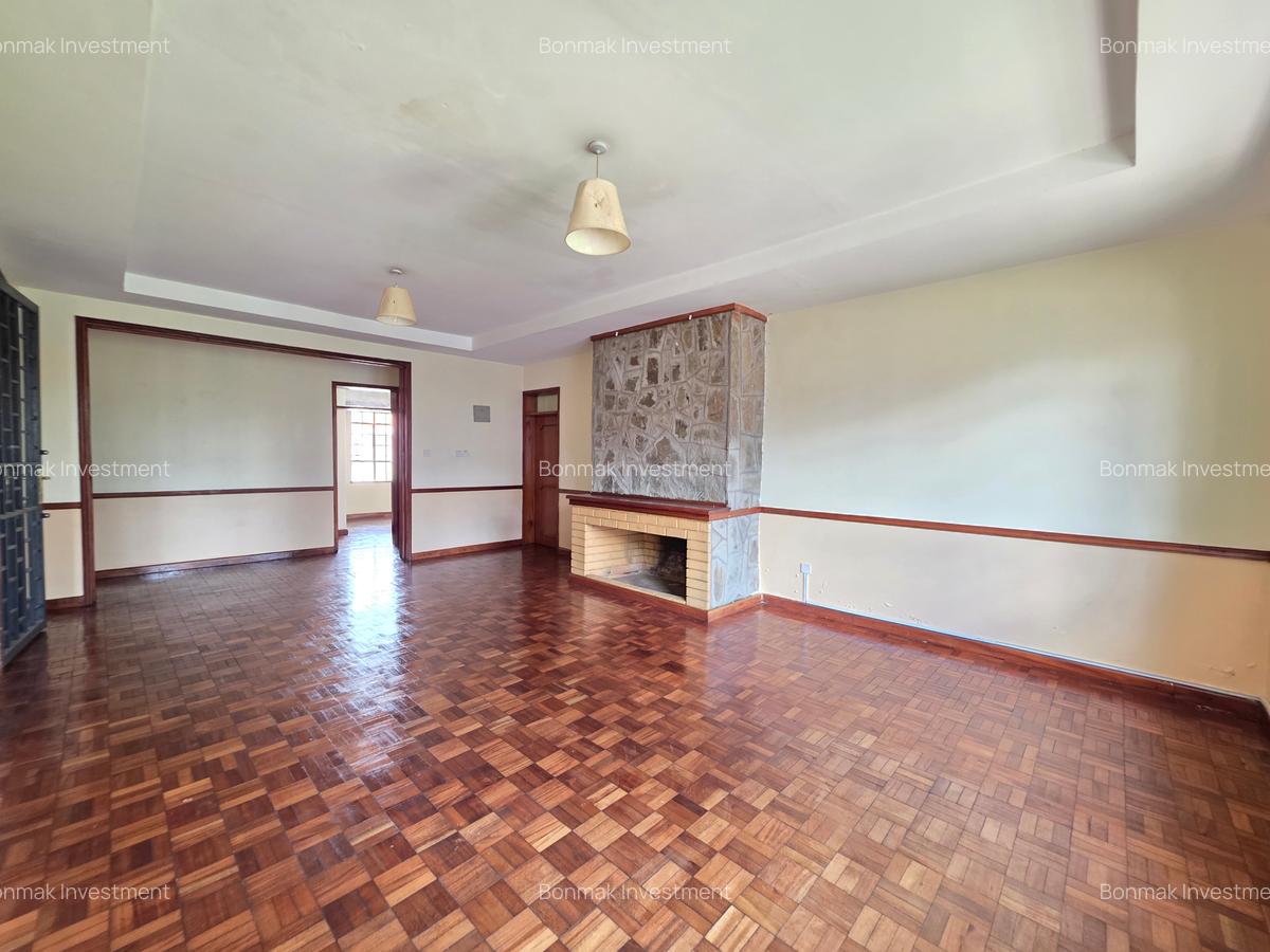 5 Bed House with En Suite at Old Runda. - 13