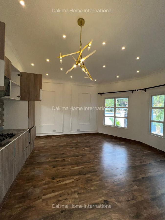 6 Bed House with En Suite in Runda - 11