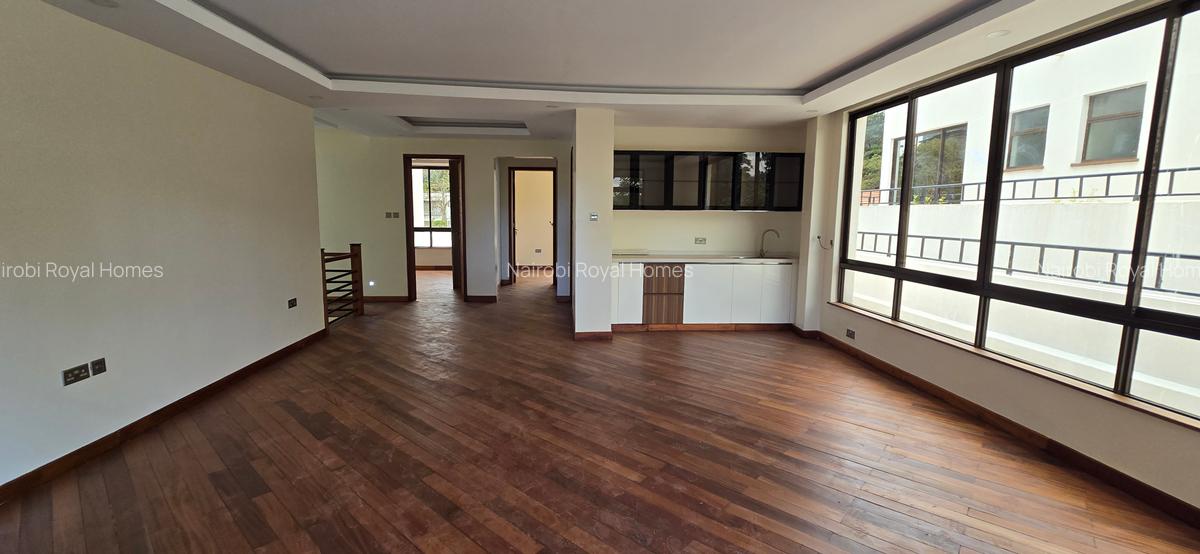 5 Bed Townhouse with En Suite at Lavington Green - 4