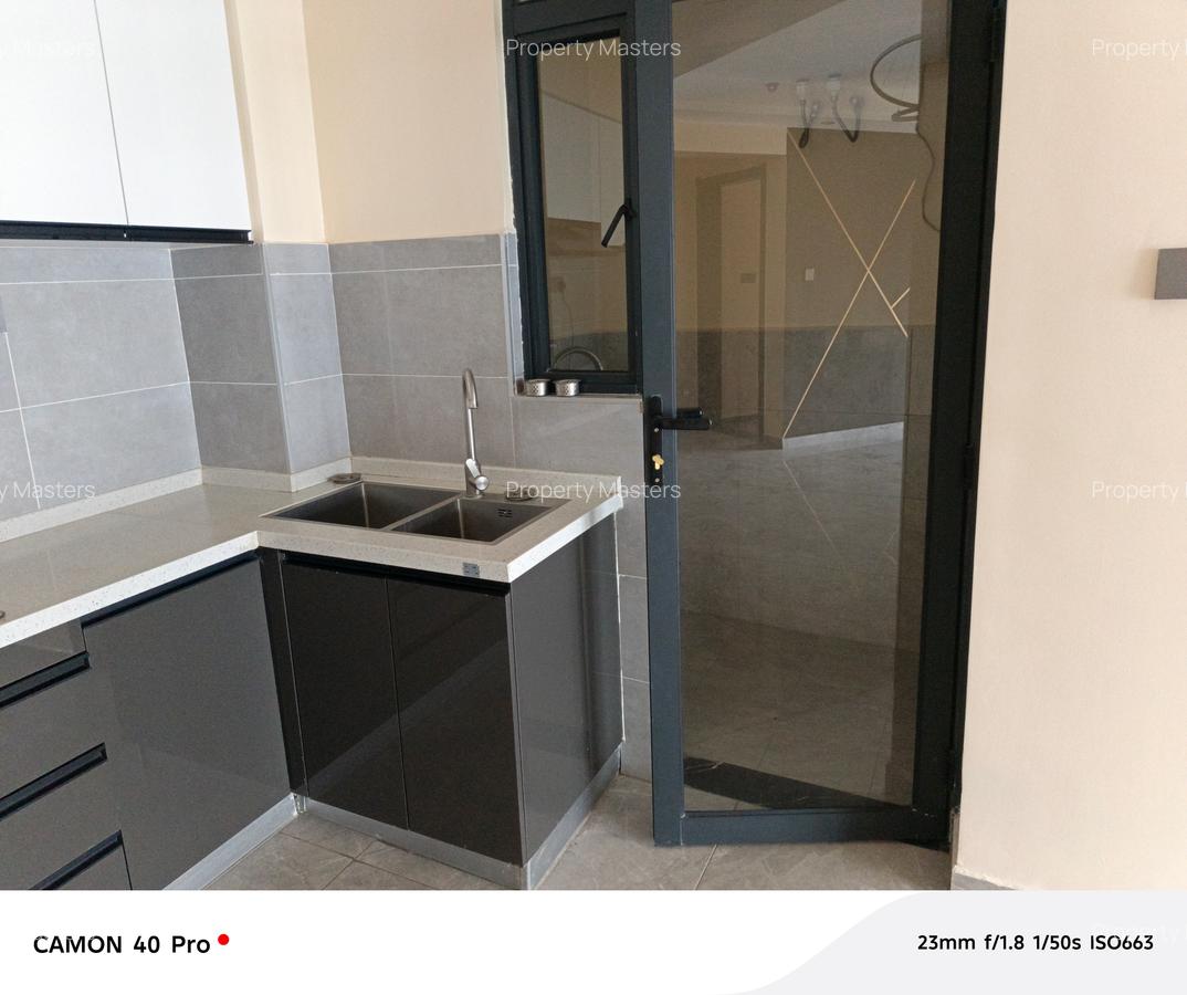 2 Bed Apartment with En Suite at Arwings Kodhek - 12