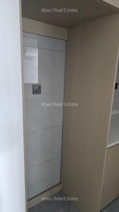 Serviced 2 Bed Apartment with En Suite at Riverside Drive - 7