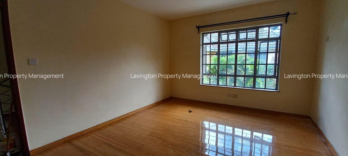 5 Bed Townhouse with En Suite at Lavington Green - 14