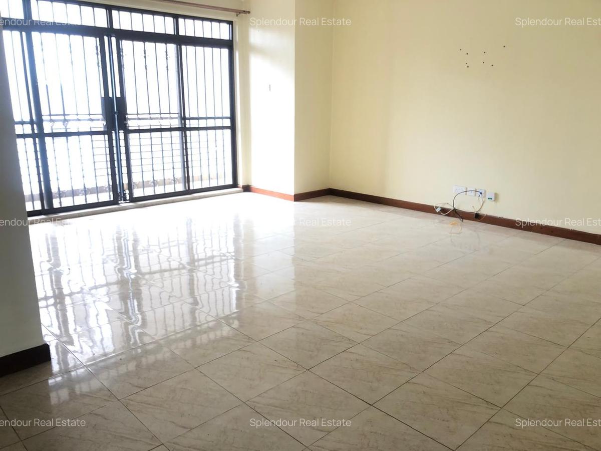 3 Bed Apartment with En Suite in Parklands - 11