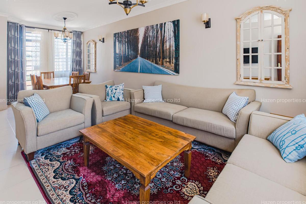 5 Bed Townhouse with En Suite at - 1