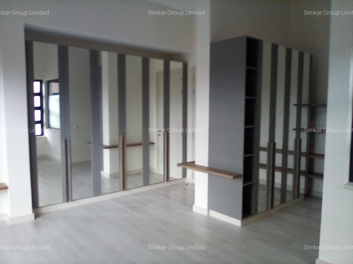 4 Bed Townhouse with En Suite at Tilisi - 14