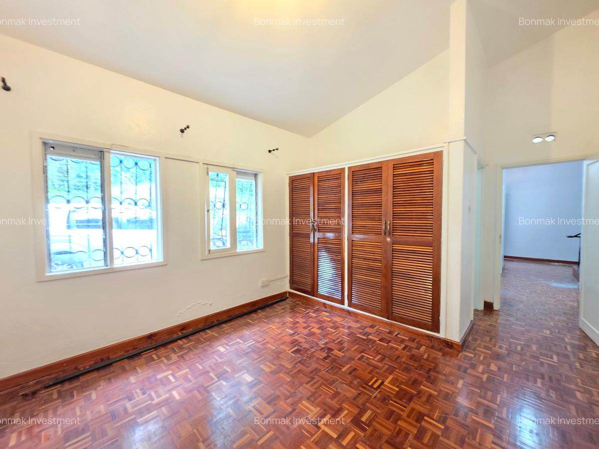 4 Bed House with En Suite at Lakeview Estate. - 10