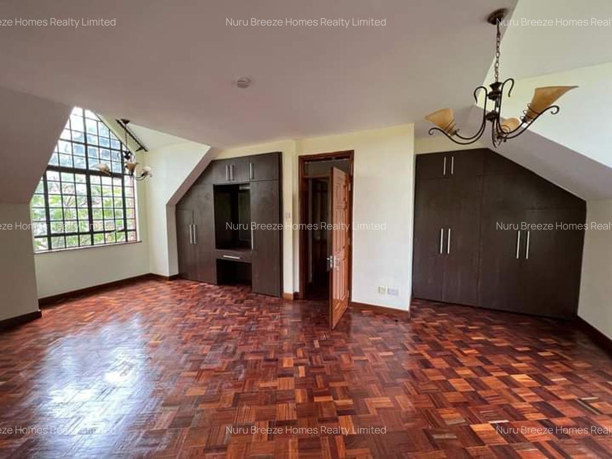 4 Bed Townhouse with En Suite in Lavington - 5