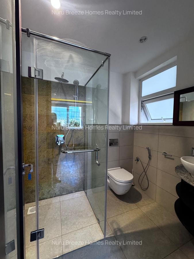 5 Bed House with En Suite in Runda - 9