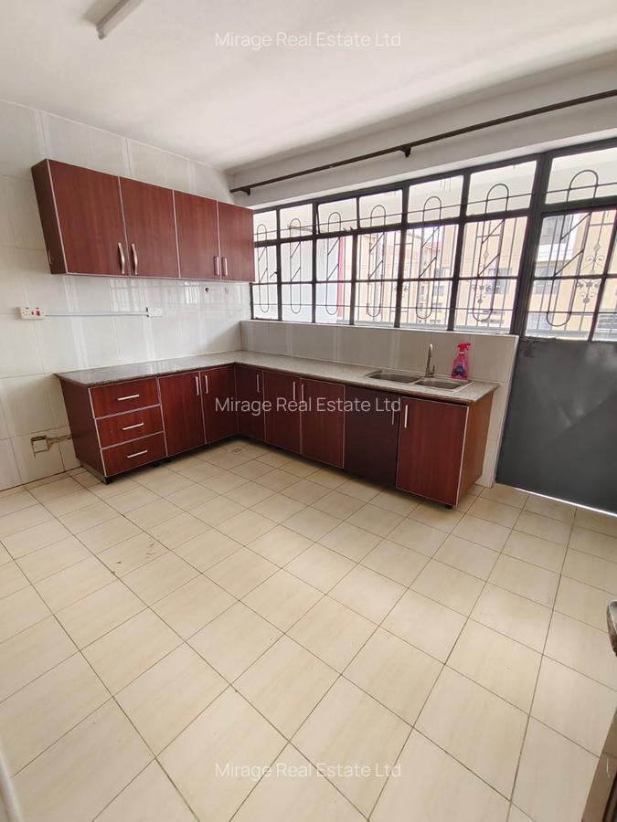 2 Bed Apartment with En Suite in Lavington - 11