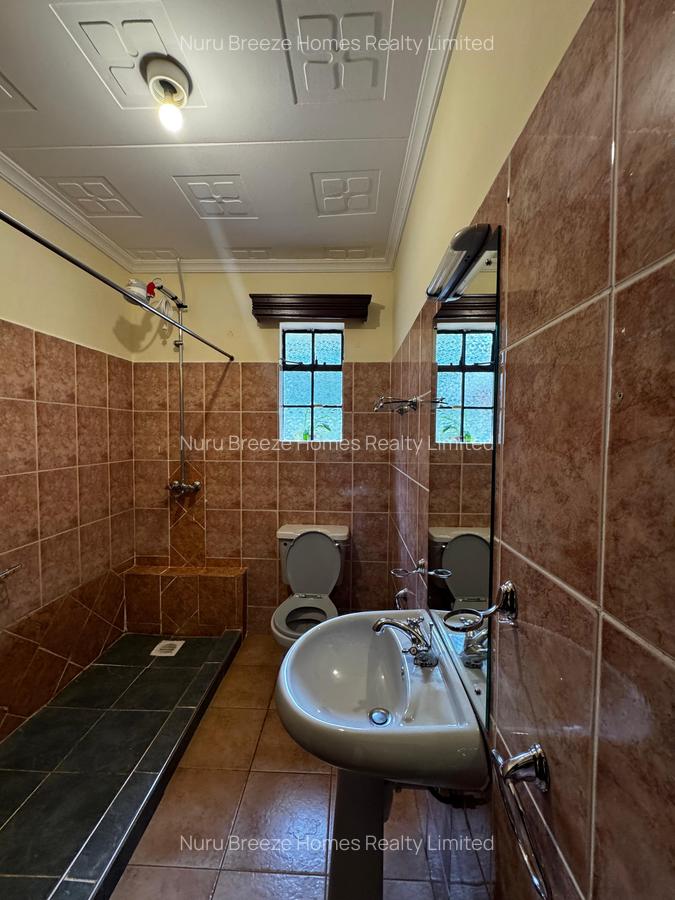 4 Bed House with En Suite in Runda - 13