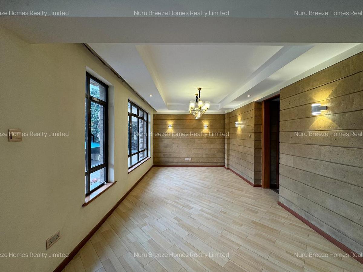 5 Bed Townhouse with En Suite in Lavington - 18