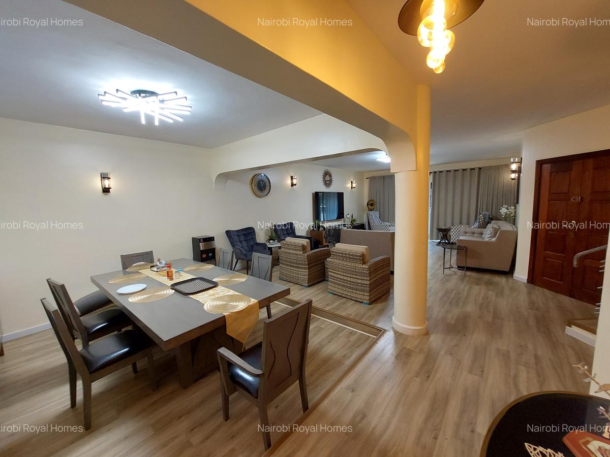 5 Bed Townhouse with En Suite at Royal Villas - 8