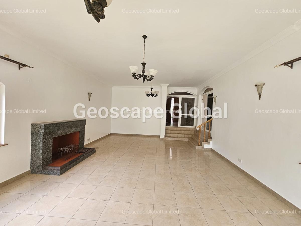 5 Bed House with En Suite in Runda - 2