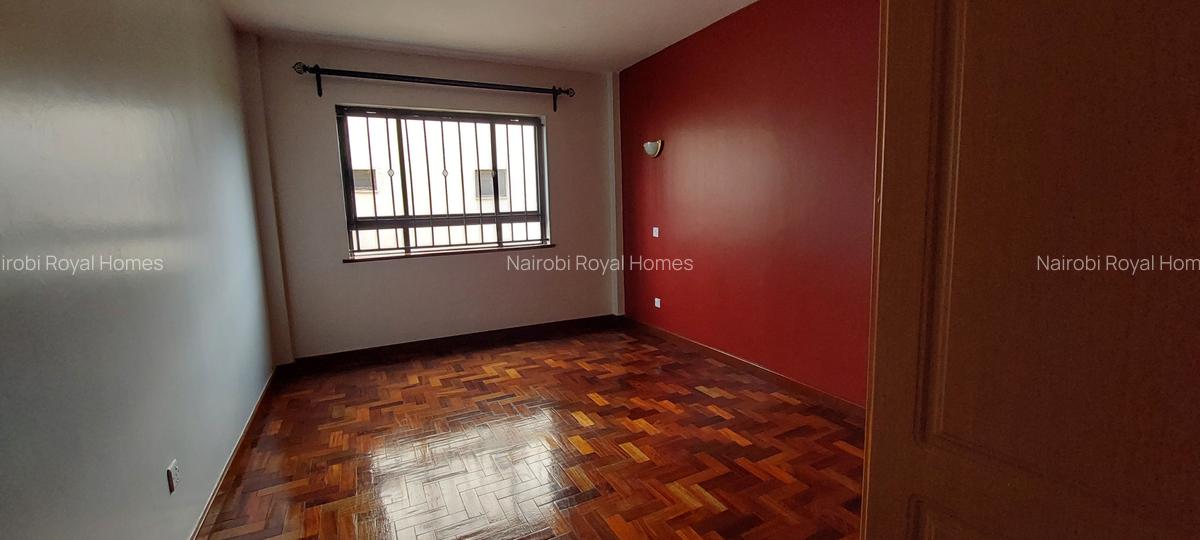 3 Bed Apartment with En Suite at Lavington Green - 11