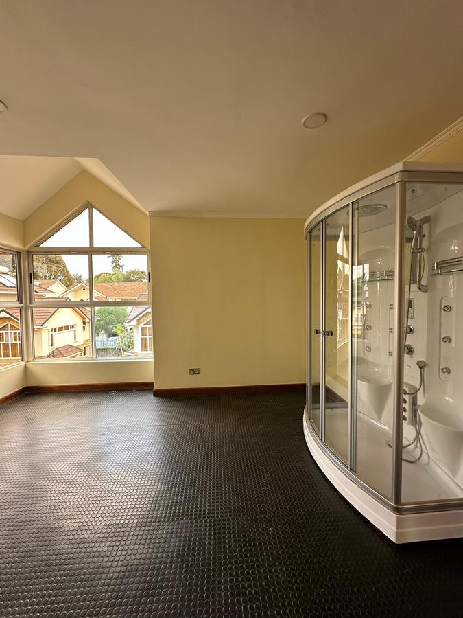 5 Bed Townhouse with En Suite at Owashika Road - 12