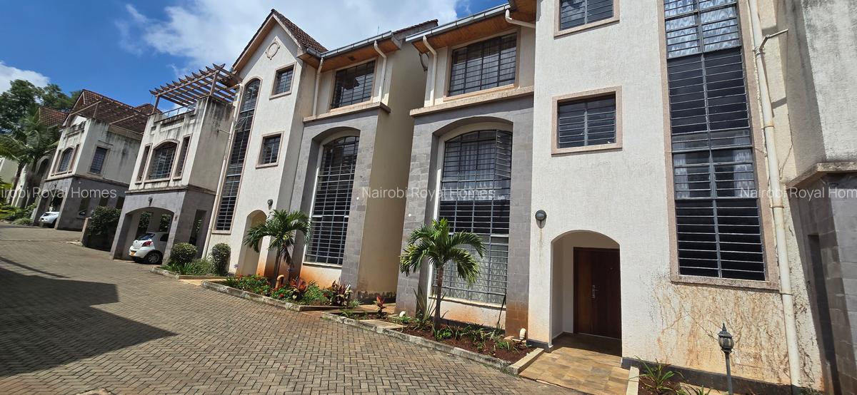 5 Bed Townhouse with En Suite at Lavington Convent Drive - 4