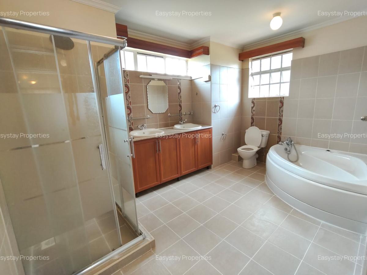 4 Bed Townhouse with En Suite in Nyari - 5