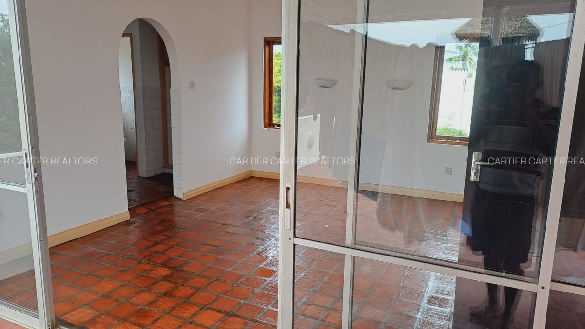 5 Bed Townhouse with En Suite in Diani - 4