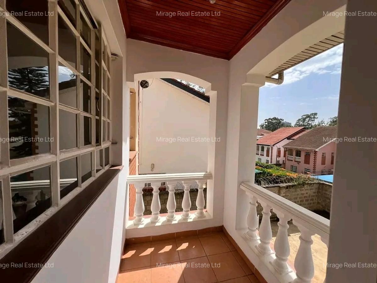 4 Bed Villa with En Suite in Lavington - 7