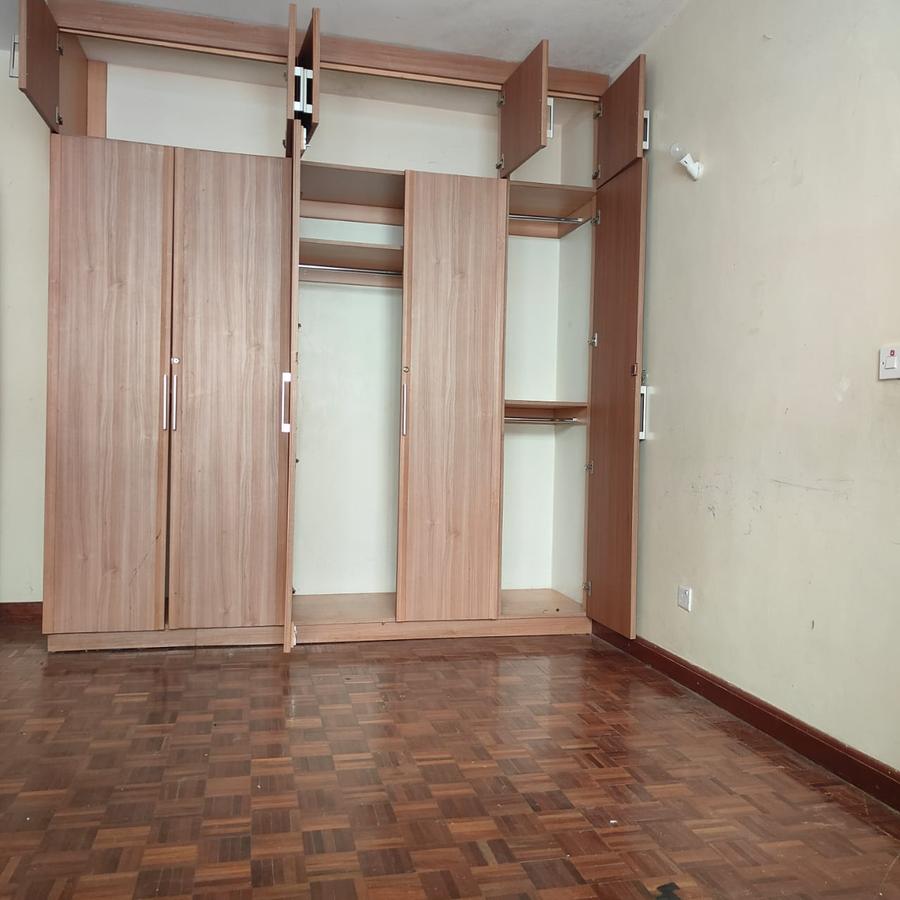 5 Bed Townhouse with En Suite at Tabere Crescent - 20